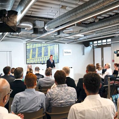 Auf dem eIDAS Summit im Juni 2025 hielt Prof. Dr. Luise Hölscher, Staatssekretärin im Bundesdigitalministerium, die Eröffnungskeynote. (Bild: bitkom e.V.)