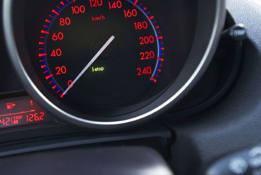 Im Display erscheint eine Anzeige, sobald i-stop aktiv wird. (Archiv: Vogel Business Media)