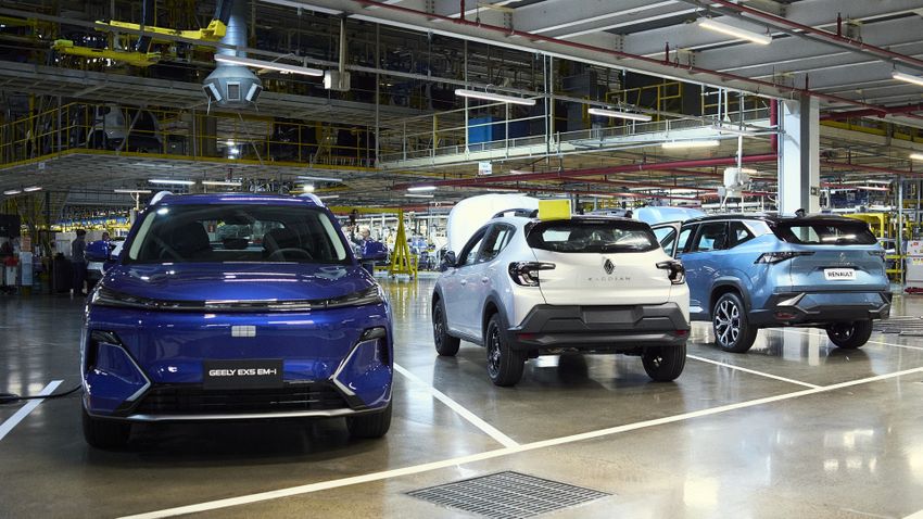 Geely hat sich mit gut 26 Prozent an Renault do Brasil beteiligt. Nun werden im Ayrton-Senna-Werk in São José dos Pinhais auch Geely-Modelle für den südamerikanischen Markt produziert. (Bild: Renault)