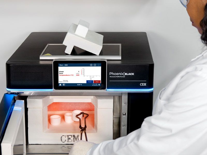 Phoenix-BLACK-thumb-5.jpg (CEM GmbH)