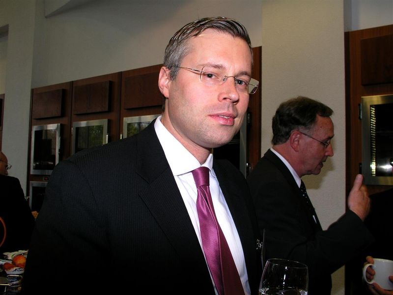 Auch Felix Seibl, Geschäftsführer Fachverband Automation Fachbereich Messtechnik und Prozessautomatisierung beim ZVEI, nutzt die Namur-Sitzung zur Kommunikation und Information. (Archiv: Vogel Business Media)