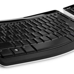 Der Clou am Bluetooth Mobile Keyboard 6000 ist der separate Ziffernblock, mit dem Kalkulationen auch unterwegs schnell erledigt werden können.
