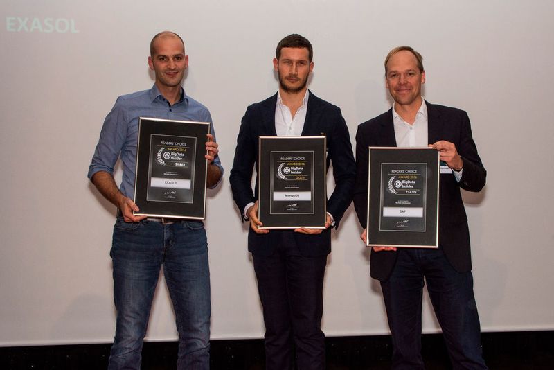 In der Kategorie „Big Data Datenbanken“ ging Platin an SAP, Gold an MongoDB und Silber an Exasol. Von links: Mathias Golombek, Exasol, Bernd Mährlein, MongoDB, und Philip Konitzer, SAP. (Dominik Sauer / VIT)
