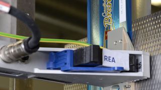 Schlauchfolienbeschriftung mit Rea Jet HR und der Rea Jet Tinte Multiple Black (Bild: Rea Jet)