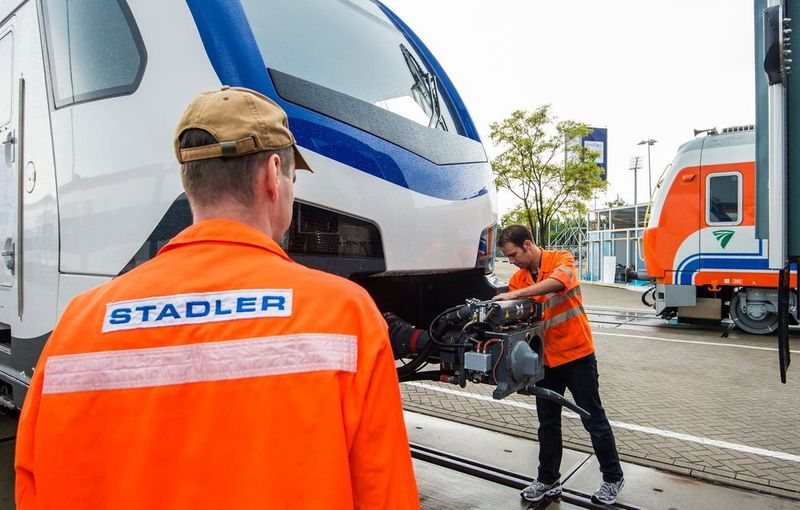 Auf dem Frei- und Gleisgelände zeigen internationale Hersteller 123 der neuesten Fahrzeuge. (Messe Berlin)