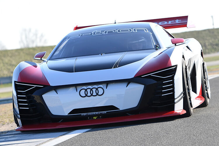 Den Audi e-tron Vision Gran Turismo haben die Mitarbeiter im Audi-Vorseriencenter in nur elf Monaten entwickelt und gefertigt. (Audi)