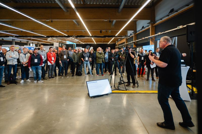 Auch in Landshut wieder im Programm: Die Live-Zone-Vorträge. (Bild: tinografiert)