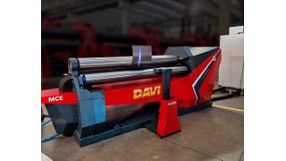 Davi ist ein Spezialist für das Rund- und Profilbiegen aus Italien. Im Rahmen seines Euroblech-Auftritts in Halle 11 in Hannover wird folgendes Highlight als Innovation präsentiert: Das laserbasierte Messsystem namens AI-Vision. Erfahren Sie hier, was es kann ... (Bild: Davi)