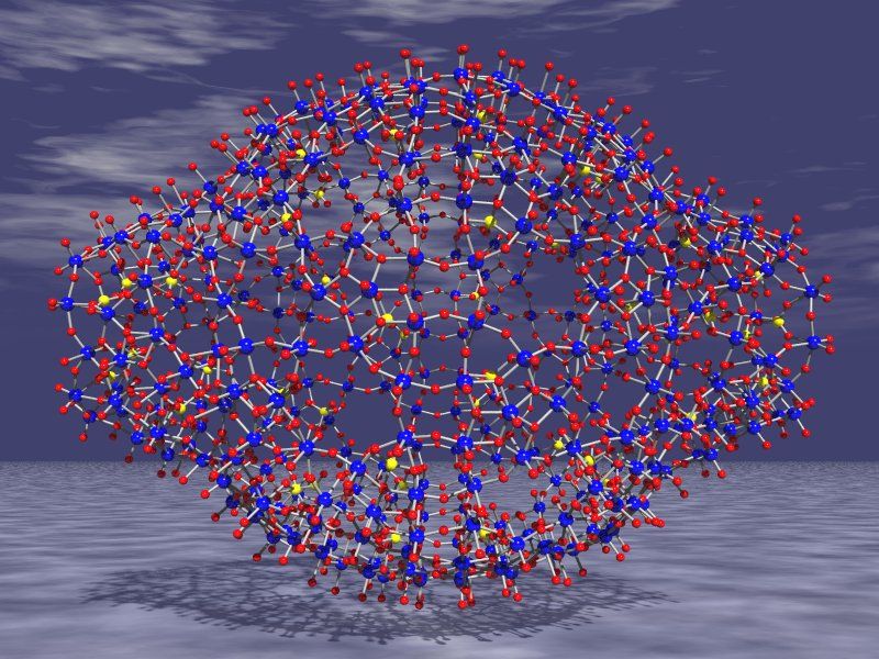 Molybdän-Cluster – Ein Nano-Igel Atome: 2360 Größe: 60 Å Gewicht: 25446 Da Summenformel: Mo368O1464H480S48 Der „Nano-Igel“ von Wissenschaftlern der Uni Bielefeld machte als größte anorganisches Molekül Schlagzeilen. In seinem Inneren haben etwa 480 Wassermoleküle Platz. Somit stellt der Nano-Igel eine Art Miniatur-Reaktionsraum für Experimente mit kleinen Molekülen dar.   Hier geht es zurück zum Artikel Chemie XXL: Moleküle in Übergröße. Quellen: Verhandlungen der Gesellschaft Deutscher Naturforscher und Ärzte, 122. Versammlung, Halle, 2002, S. 149ff. Nanokosmos – die kreative Welt im Kleinsten, Achim Müller, Bielefeld Deutsche Chemiker bauten das größte anorganische Molekül, Die Welt, Meldung vom 23.05.2002  A. Müller, E. Beckmann, H. Bögge, M. Schmidtmann, A. Dress: Inorganic Chemistry Goes Protein Size: A Mo368 Nano-Hedgehog Initiating Nanochemistry by Symmetry Breaking, Angew. Chem. Volume 41, Issue7, April 2, 2002, Pages 1162-1167; DOI: 10.1002/1521-3773(20020402)41:73.0.co;2-8    (Universität Bielefeld)