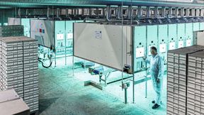 „Zutaten auf der Basis von Larven der Schwarzen Soldatenfliege, die verantwortungsvoll produziert werden, haben im Vergleich zu anderen tierischen Proteinquellen einen deutlich geringeren CO2-Fußabdruck“, sagt Carsten Lind Pedersen, CEO von Enorm. (Bild: Kuka)