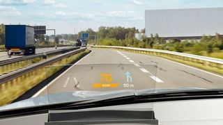 Der „Combiner“ von Continental ist eine kleine transparente Kunststoffscheibe vor der Frontscheibe. (Continental)