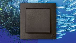 Nachhaltigkeit: Aus Geisternetzen werden Kunststoffe für  Design-Steckdosen  und Schalter. (Bild: Schneider Electric)