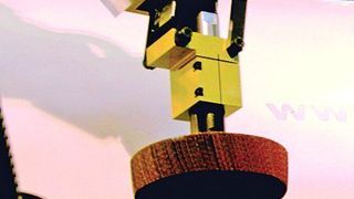 Die per Scanner erfassten Daten der Windkraftanlagen-Flügel werden mit den CAD-Daten verglichen, das Resultat ist Basis für die aktualisierten  Bahndaten der Roboter. (Archiv: Vogel Business Media)