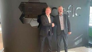 Handshake in Brussels between Harald Dialer, Executive Vice President UPM Biorefining & Technology; and Marco Mensink, Director General of Cefic.  (Source: UPM)