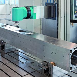 Tragbalkenbearbeitung auf den Bohr- und Fräswerk Speedram 1000 F.
