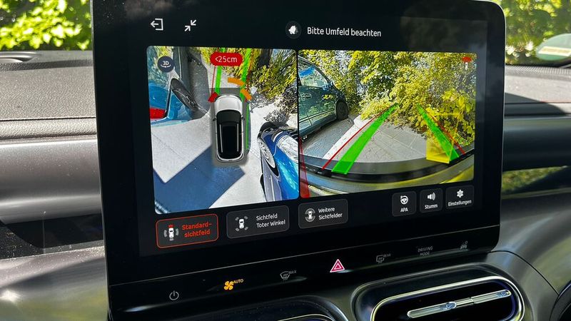 Nur 25 Zentimeter bis zur Delle vorne links? ... (Bild: Simon – VCG)