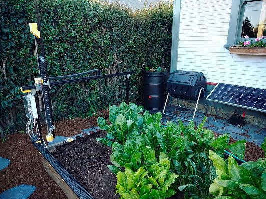 Fertigzusammengesetzter Farmbot: Das Kit kann online bestellt und nach einer Schritt-für-Schritt-Anleitung zusammengesetzt werden. Folgt man der Bausatz misst ein Beet etwa 2,9 x 1,4 Meter, das gepflanzte Gemüse darf bis zu 50 cm hoch werden. (Farmbot.io)