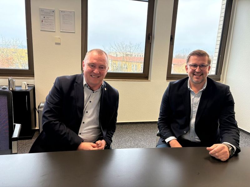 Peter Börner und Sebastian Kaiser sehen die Eurogarant AutoService AG auf einem sehr guten Weg. (Bild:  Otto - VCG)