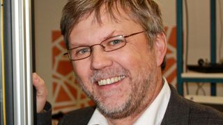 Forscht nach geeigneten Frostschutzmitteln: Die Arbeitsgruppe um Prof. Ralf Ludwig (Bild: Uni Rostock/ITMZ)