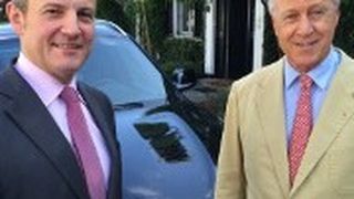 Generationswechsel bei der Cloppenburg SE: Friedrich Behle (li.) folgt auf Ulf Cloppenburg. (Foto: Cloppenburg)