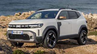 Die Version „Extreme“ mit kupferfarbenen Elementen betont die Offroad-Eigenschaften des neuen Duster. (Bild: Dacia)