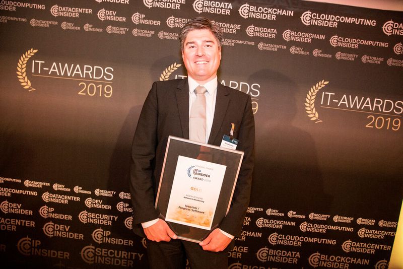 Thomas Schuller von Ipswitch / Progress Software freut sich über seinen von IP-Insider verliehenen Gold-Award in der Kategorie 