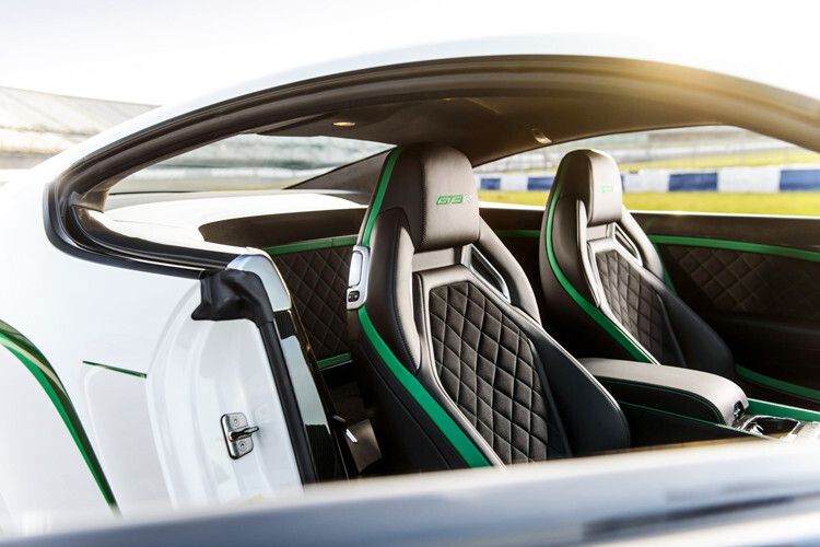 Echter Bolide: Innen hat der GT3-R nur noch zwei Plätze statt der üblichen vier. (Foto: Bentley)