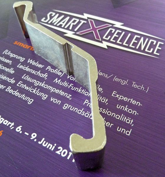 SmartXcellence ist die neue Marke der Welser Profile, die künftig dafür steht, dass Welser sein umfassendes Expertenwissen mit dem Kunden teilt, aber auch gemeinsam mit ihm Hightechmodelle für die Produktion und Anwendung von Spezialprofilen entwickelt. Bild: Kuhn (Archiv: Vogel Business Media)