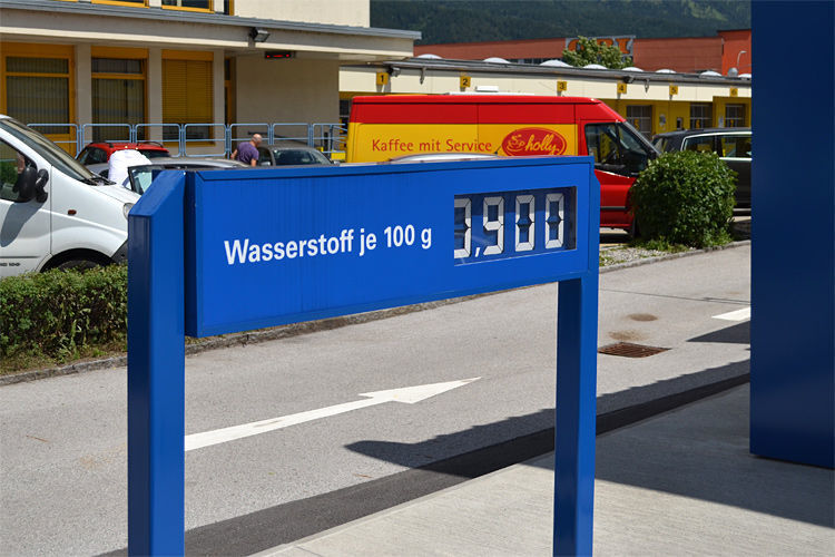 ... was kombiniert mit einem Preis für ein Kilogramm Wasserstoff von neun Euro finanziell günstiger ist, als mit Benzin- oder Dieselmotor. (Automobil Industrie/Sven Prawitz)