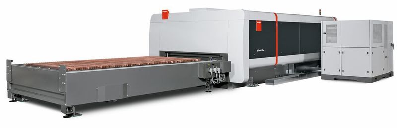 Gesamtansicht Laser mit Laserquelle und Wechseltisch. (Bild: Bystronic)