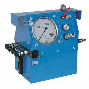 Einer der wichtigen Produktbereiche von Gerus: leistungsstarke Hochdruck-Hydraulikpumpen zum Anziehen von Schrauben.