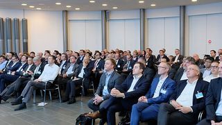 Der Marktplatz-Launch wurde mit knapp 200 Vertretern des internationalen Aftermarket am 16. November in Kaiserslautern gefeiert. (Michael Jordan)