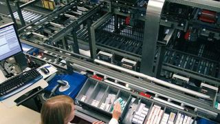 Modulares Versandsystem beim spanischen Pharma-Großhändler Cofex. Bild: Hart (Archiv: Vogel Business Media)