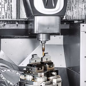 Durch die Nachrüstung des flexiblen PH Cell 300 kann Hintersdorf nun auch in mannlosen Nacht- und Wochenendschichten fertigen.(Bild:  DMG Mori)