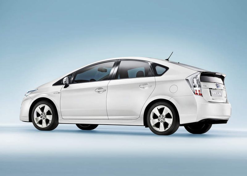 Die Karosserie des neuen Prius, die sich stark am Design der Toyota-Konzeptstudie ECO-ICON orientiert, zeichnet sich durch einen Luftwiderstandsbeiwert von cW = 0,25 aus. (Archiv: Vogel Business Media)