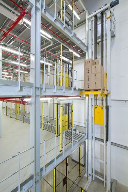 Bruder_2260_KLEIN ()