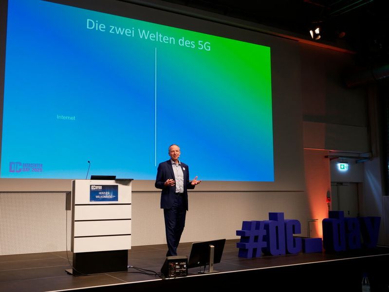 „Wir betreten das Zeitalter der kognitiven IT!“ Dr. Markus Pleier von Nutanix stellte in seiner Keynote die Herausforderungen aber auch Möglichkeiten von 5G und Edge Cloud vor. (Vogel IT-Medien GmbH)