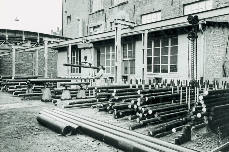 Materialsammlung: das Stahllager von SEW in der 1940er Jahren.  (SEW-Eurodrive)