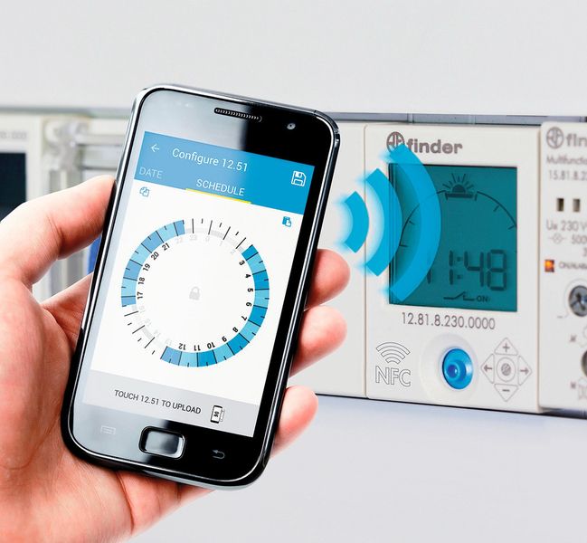 Die Zeitschaltuhr von Finder kann jetzt auch per Smartphone programmiert werden.  (© pab_map - Fotolia)