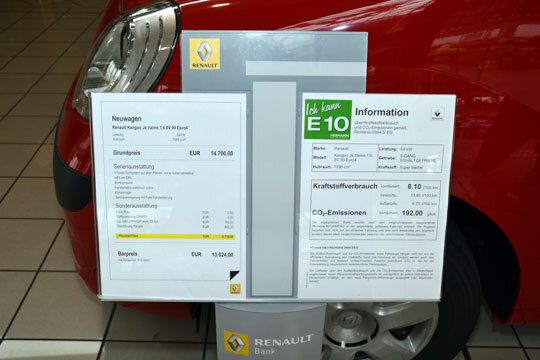 Links die Informationen zum Fahrzeug, rechts alles rund um den Kraftstoff(verbrauch). (Archiv: Vogel Business Media)