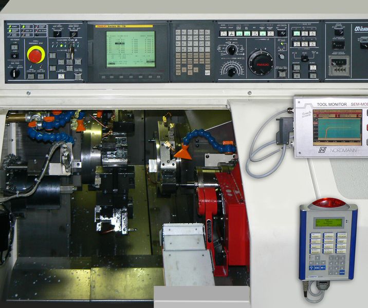 Nahezu alle CNC-Maschinen bei Gotzeina sind mit Datenerfassungs-Terminals von Gewatec ausgerüstet, damit im BDE/MDE-Modul «ProVis» immer online der aktuelle Fertigungsstand der Aufträge abrufbar ist. (Bild: Gotzeina Drehtechnik)