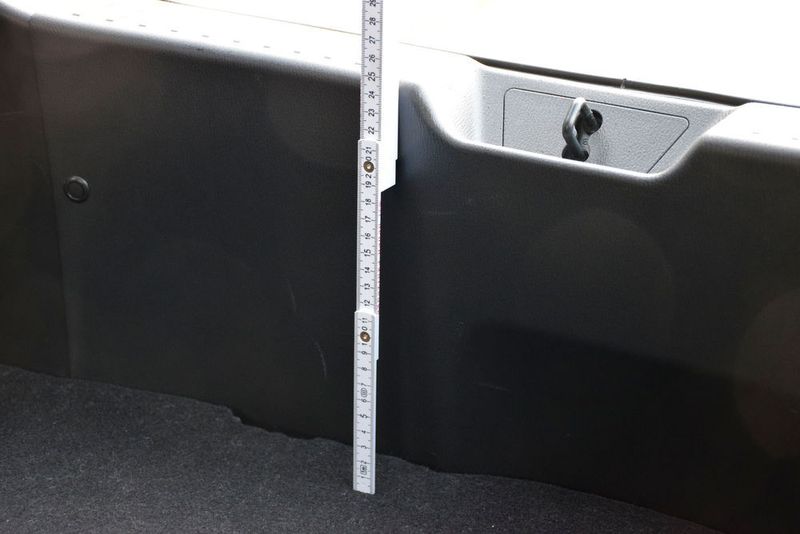 Das sorgt für Muckis beim Herausheben der Einkäufe. (Holz / »kfz-betrieb«)