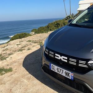 Der Dacia Jogger Hybrid ist seit Anfang des Jahres im Handel.(Bild:  Simon – »kfz-betrieb«)