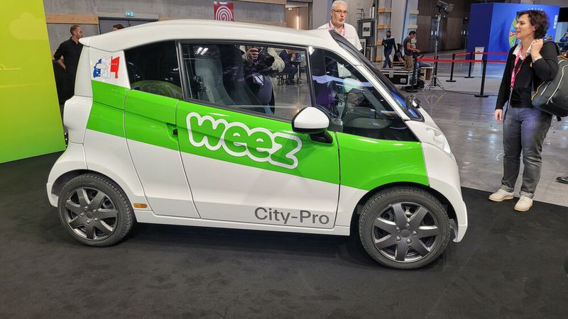 Eon Motors zeigt mit dem Weez einen Zweisitzer mit verhältnismäßig viel Ladevolumen. (Bild: Wehner/Vogel Communication Group)
