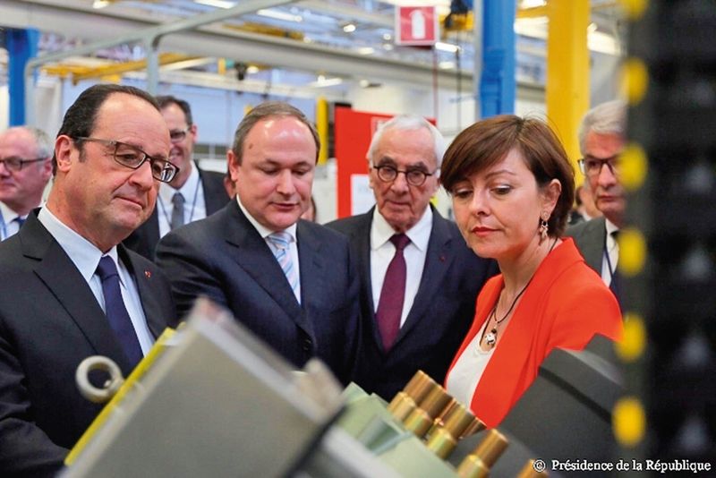 Industrie wird zur Chefsache: Staatspräsident François Hollande (links) hat das neueste Förderprogramm für die Industrie selbst vorgestellt. (Bild: Présidence de la République)