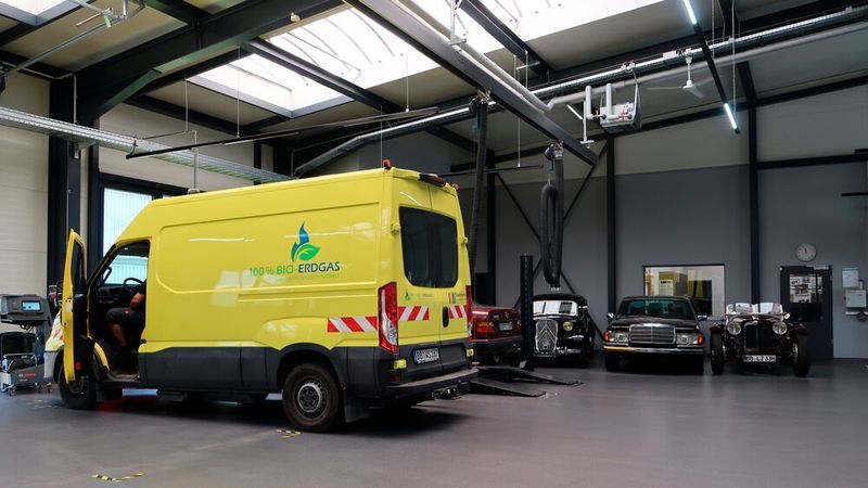 Die Werkstatt gilt als trocken, produziert also kein Abwasser. Die Außenanlagen werden über eine Regenwasserzisterne bewässert. (Bild: Diehl – VCG)