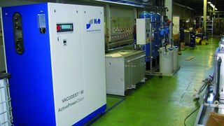 Bild 1: Vacudest-Anlage mit Katalysator- und Kondensationsstufe Clear Cat zur Aufbereitung von Kühlschmierstoffen. (Archiv: Vogel Business Media)