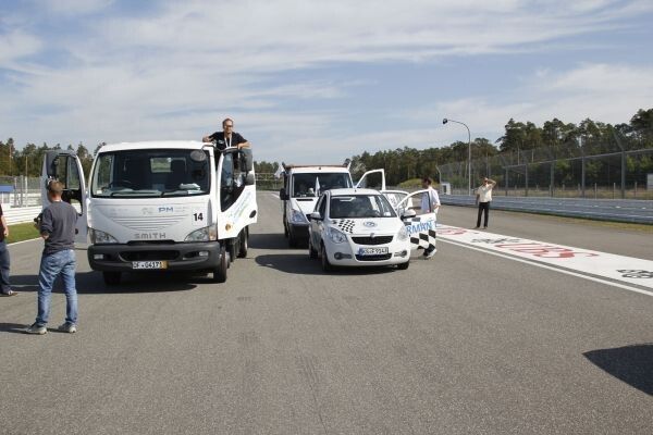 Bertha Benz Challenge 2012, 3. Tag: Rundfahrt über den Hockenheimring im Rahmen des Abschlußlaufes derInternationalen Deutschen Motorradmeisterschaft (Bild: Ulrich Steinlechner)