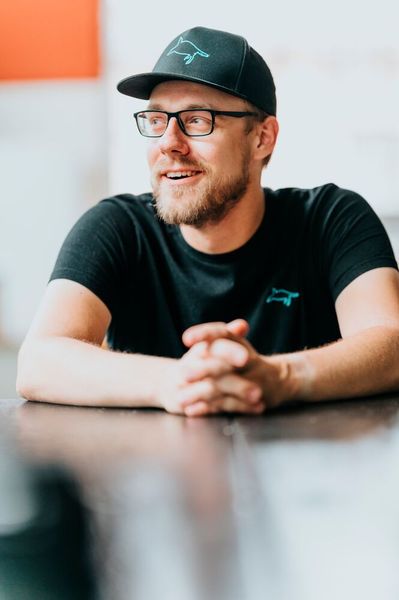 Dr. Bastian Gaedike, CEO of Malping: “On the one hand, the price advantage in terms of material costs, especially for high-priced high-performance plastics, is obvious and a clear competitive advantage for 3D pellet printing. On the other hand, the continuous developments in 3D pellet printing by Aim 3D with the Voxelfill strategy, optimized slicers, and system upgrades offer significant levers for process stability, component quality, and build rates. I see enormous value creation potential in 3D pellet printing in the future.” (Source: Aim 3D)