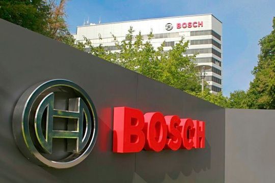Bosch machte im Rahmen einer Nutzfahrzeugmesse in Hannover klar, dass chinesische Hersteller allmählich immer mehr Boden in Europa gewinnen. Deshalb fordert nicht nur Bosch, dass der Industrial Accelerator Act der EU möglichst schnell umgesetzt wird ...(Bild:  Bosch)